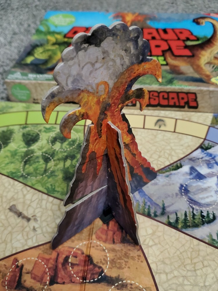 DINOSAUR ESCAPE BOARD GAME COMPLETE Free US Shipping