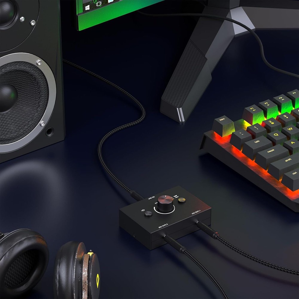 Versatile 3.5mm Audio Splitter with Mute Switch – Perfect for Multi-Device Use
