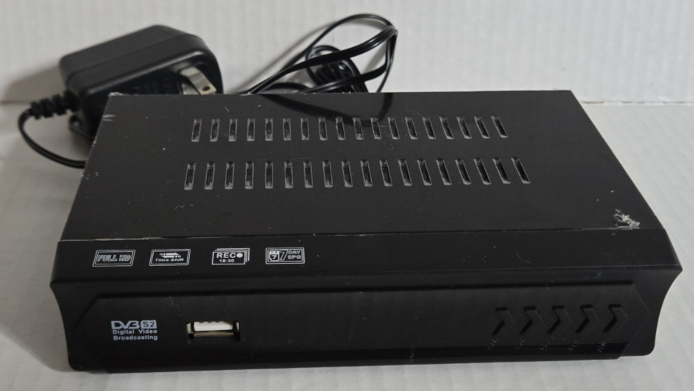 DVB-S2 Digital Video Broadcasting Receiver Box, Black - UNTESTED