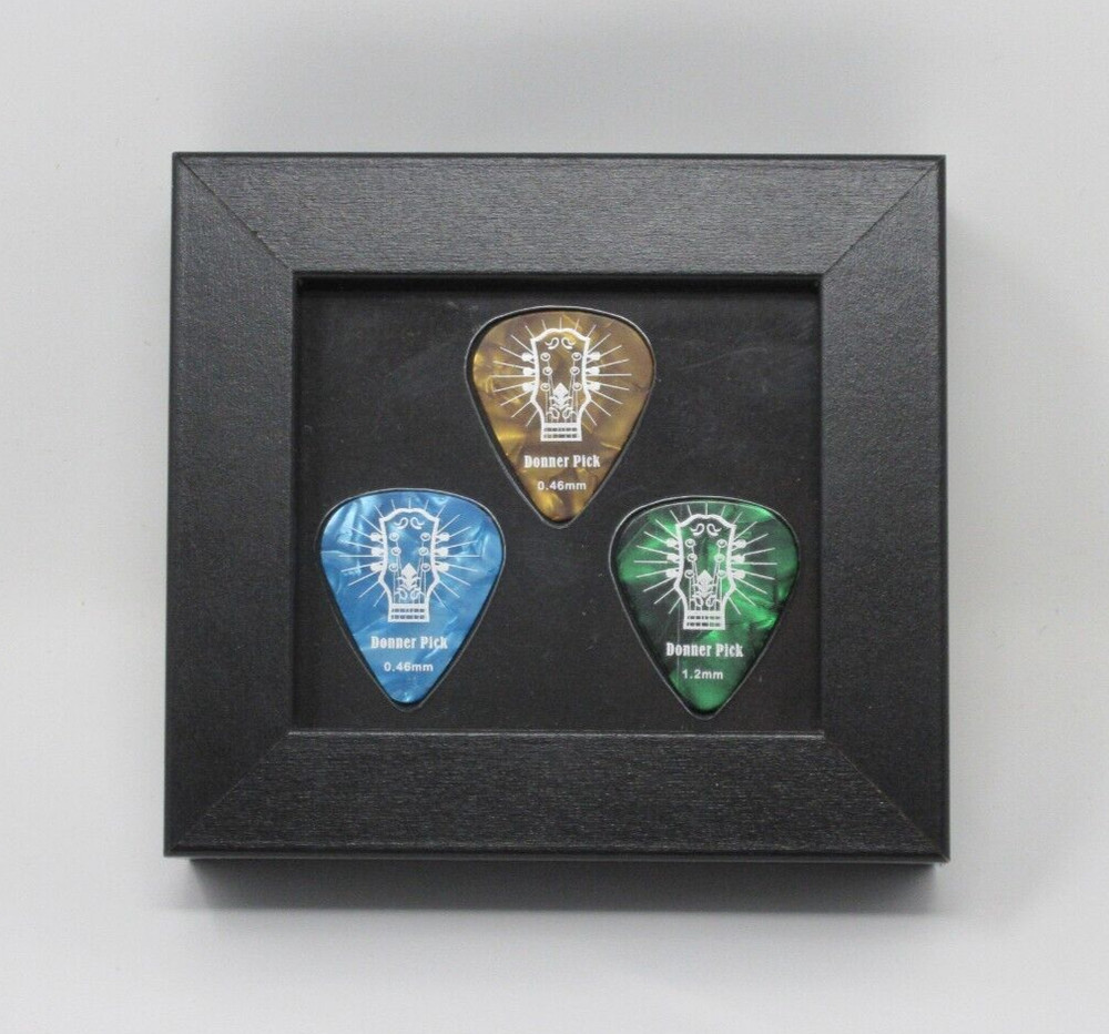 3 GUITAR PICKS (NOT INCLUDED) SMALL DISPLAY FRAME