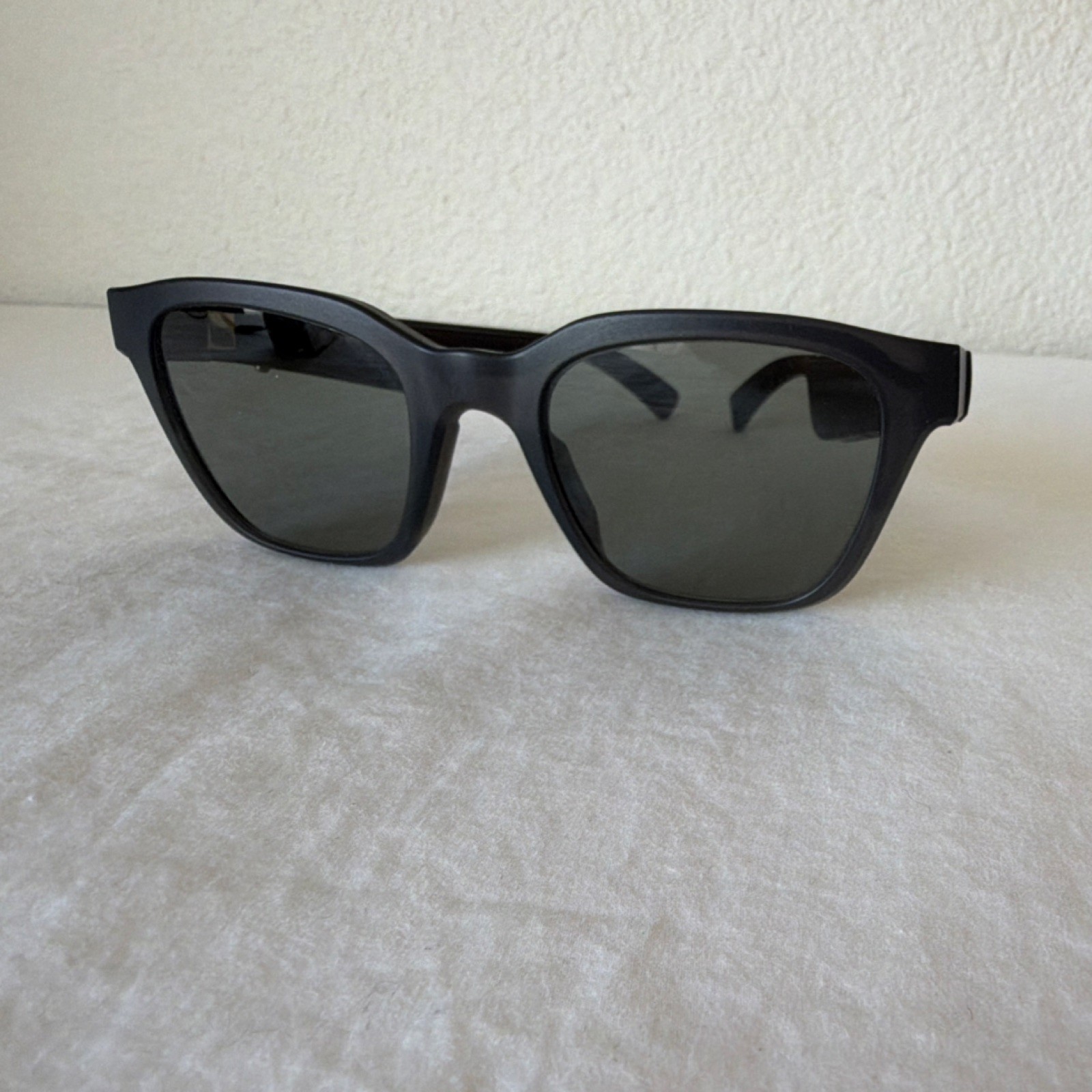 Bose ALTO Frames BMD0006 Bluetooth USB Smart Audio Sunglasses with Case