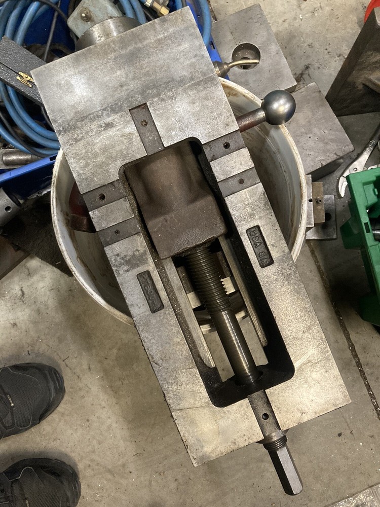 KURT 6" PULL-TYPE II CNC MILLING MACHINE VISE w/ JAWS & HANDLE - #PT600