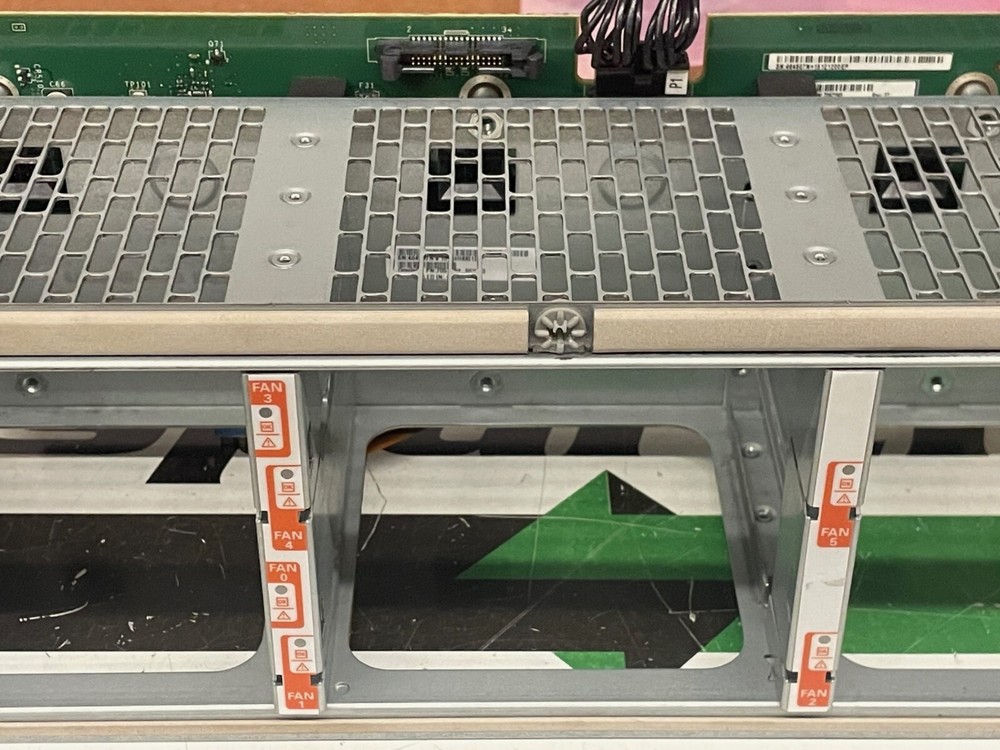 Sun Oracle 7057262 Fan Backplane / Cage Assembly