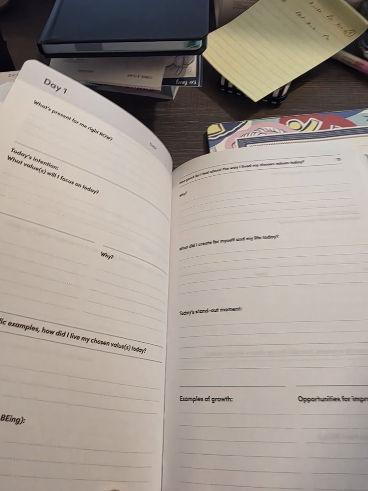 CORE VALUES JOURNAL-Discover your core values and live that's aligned with them