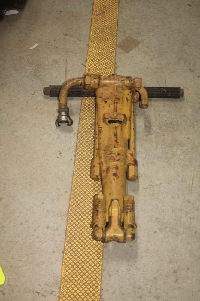 Pneumatic Pavement Breaker