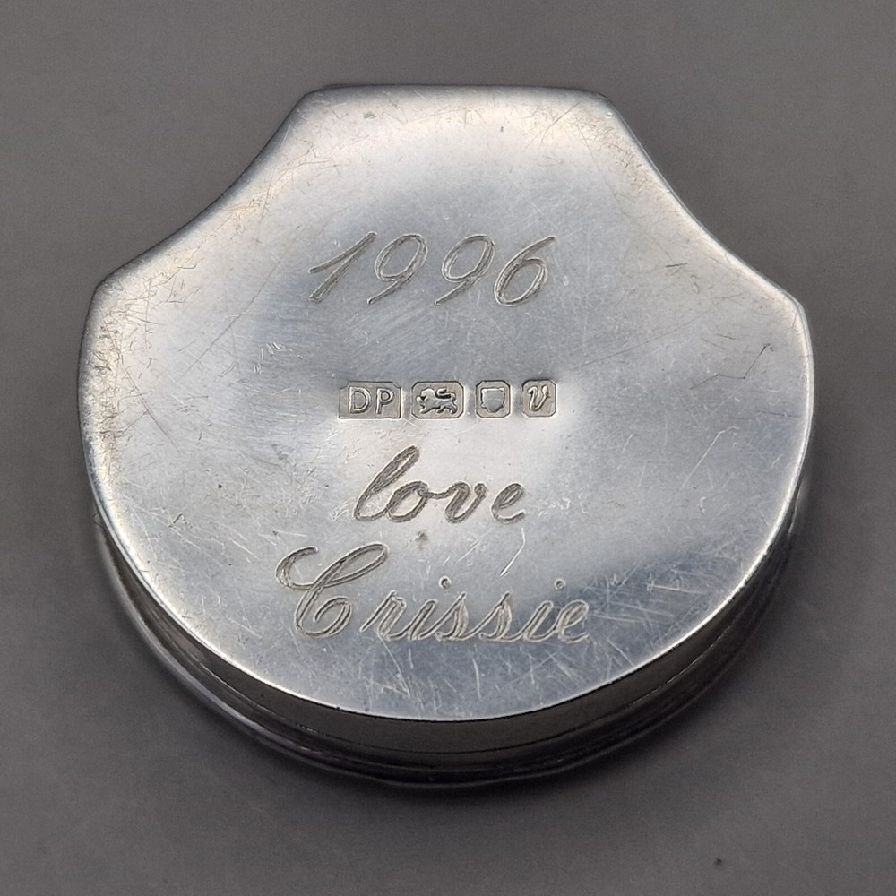 Solid Silver Pill Box Bright Cut Scrolls by Douglas Pell Silverware London 1995