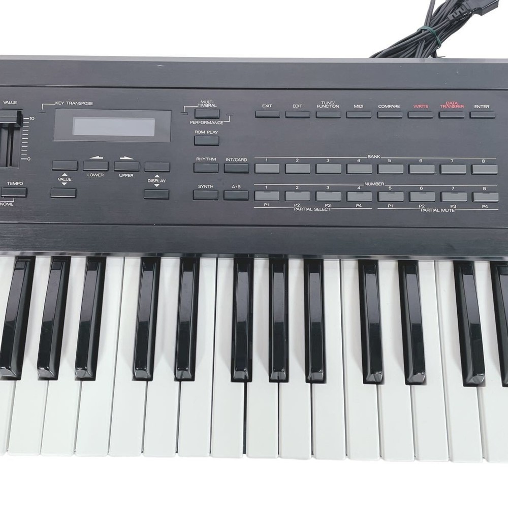 Roland D-10 Synthesizer