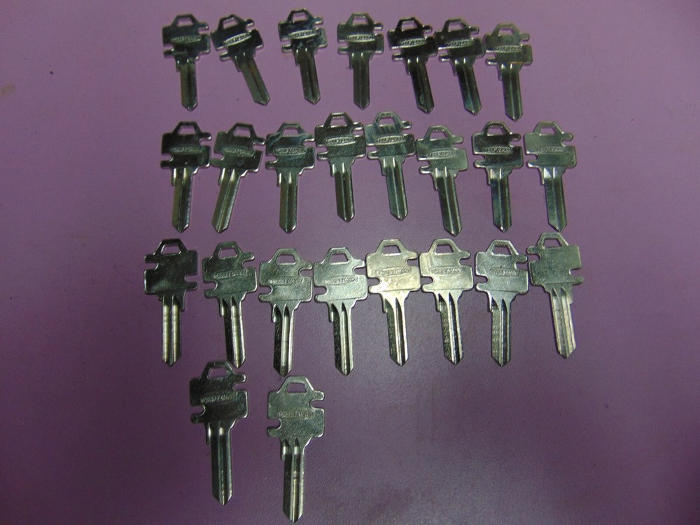 25 KEYS ORG. CHARFTMAN KEYS BLANKS UNCUT LOCKSMITH