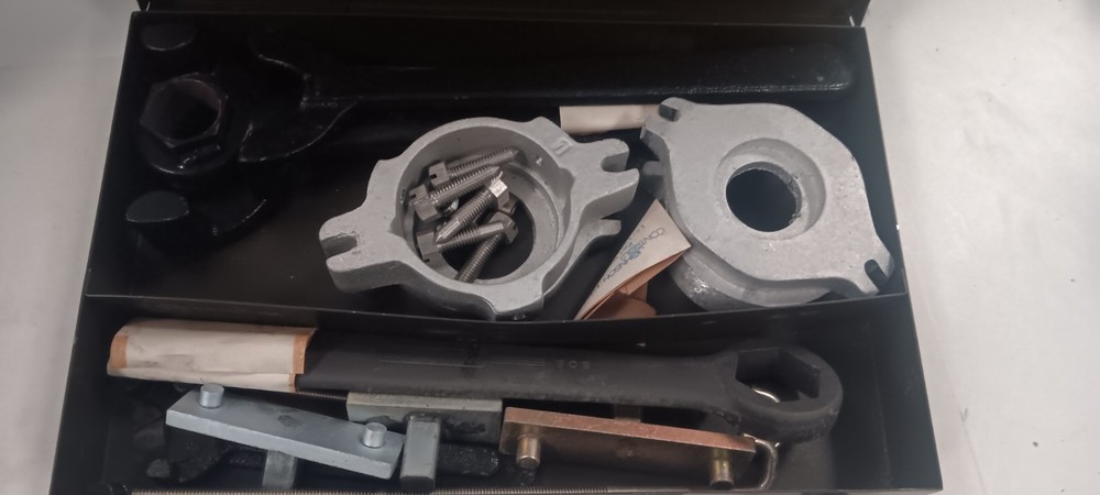 JOHNSON Controls VALVE RESEATING KIT And Valve Spring Assembly Tools