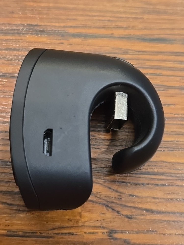 Wireless Laser Pointer USB Rechargeable Finger Ring Powerpoint Presenter