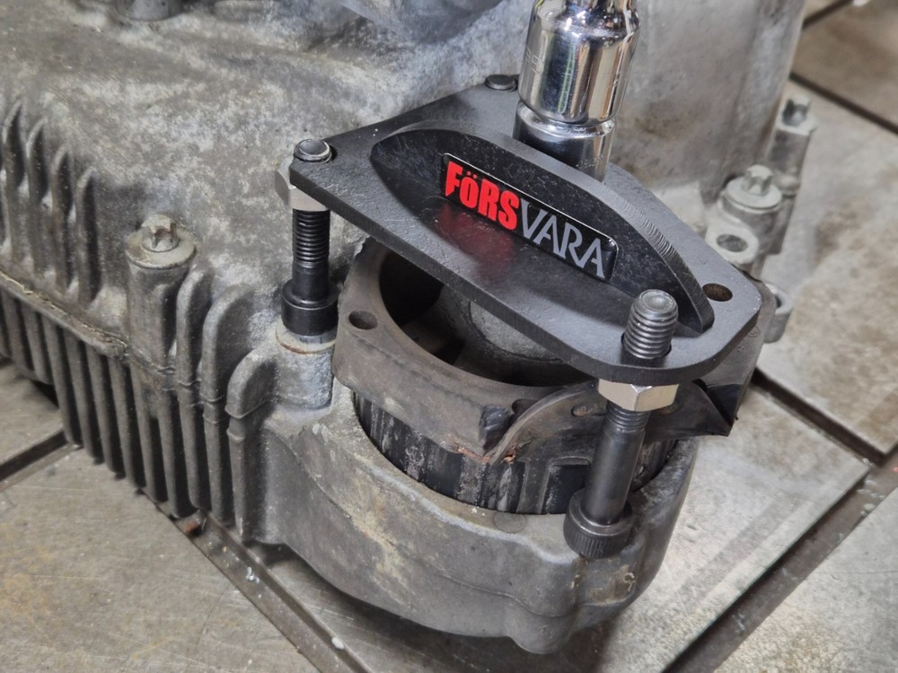 BMW X Drive Transfer case Bushing removal / Installation tool for E9X