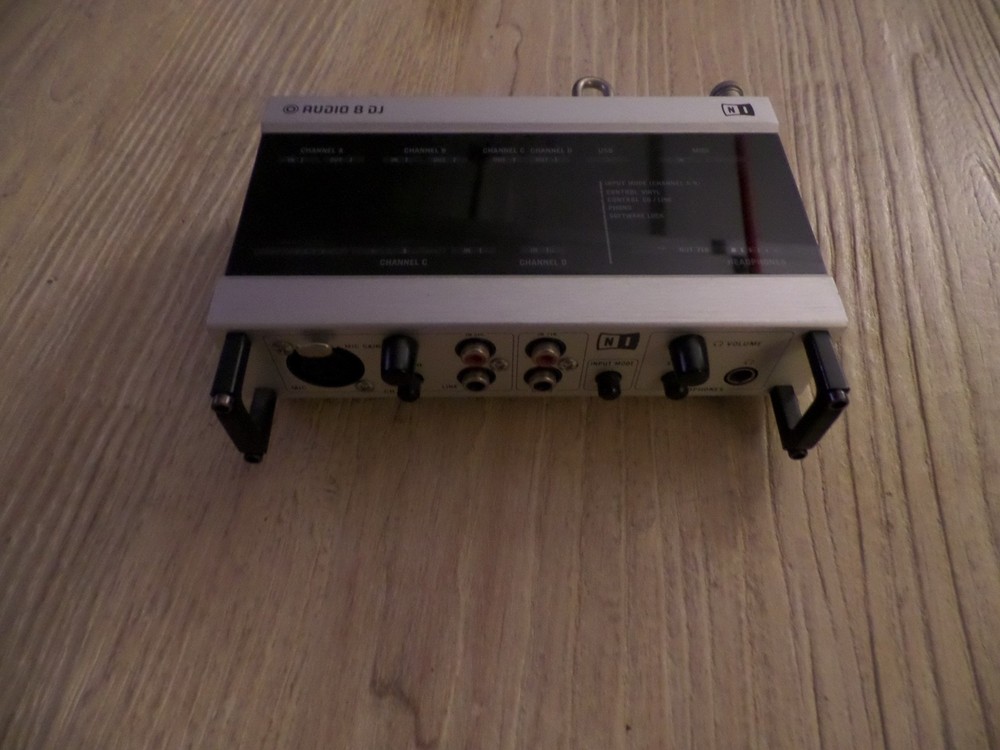 NEW! native instruments audio 8 dj interface audio unit NWOB UNUSED MINT!
