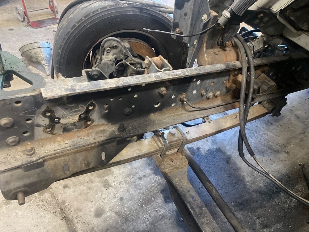 Front Leaf & Springs N/A Used P-11882