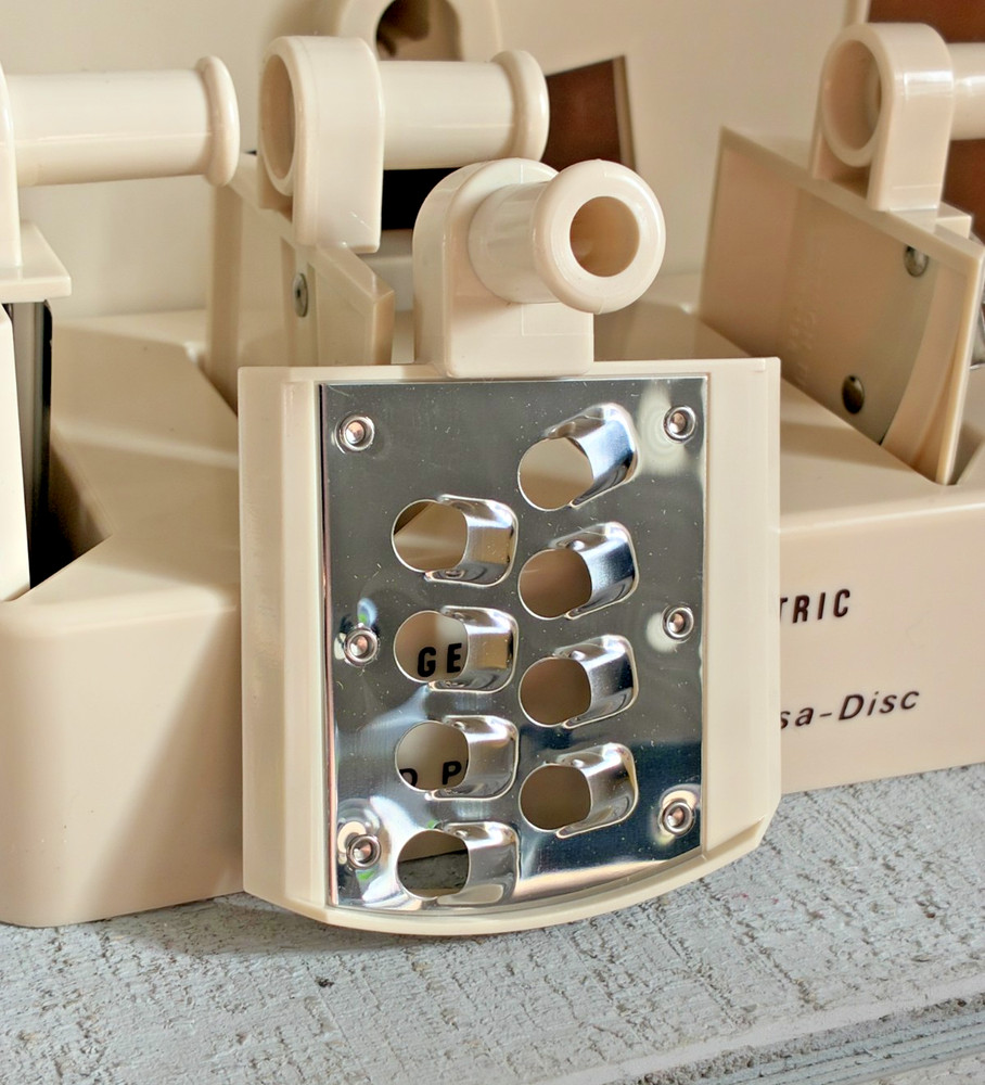 GE Versa-Disc Food Processor Accessory Kit ~ AD-1 ~ w/ 4 Blades ~ Original Box