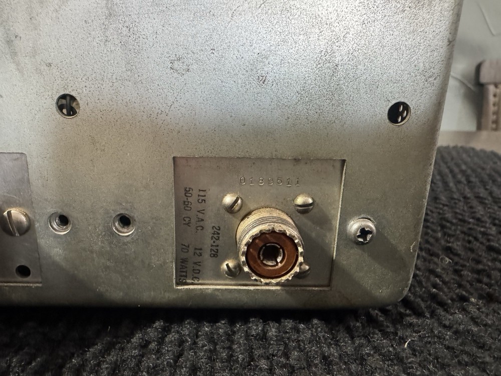 JOHNSON VIKING MESSENGER RADIO TRANSMITTER