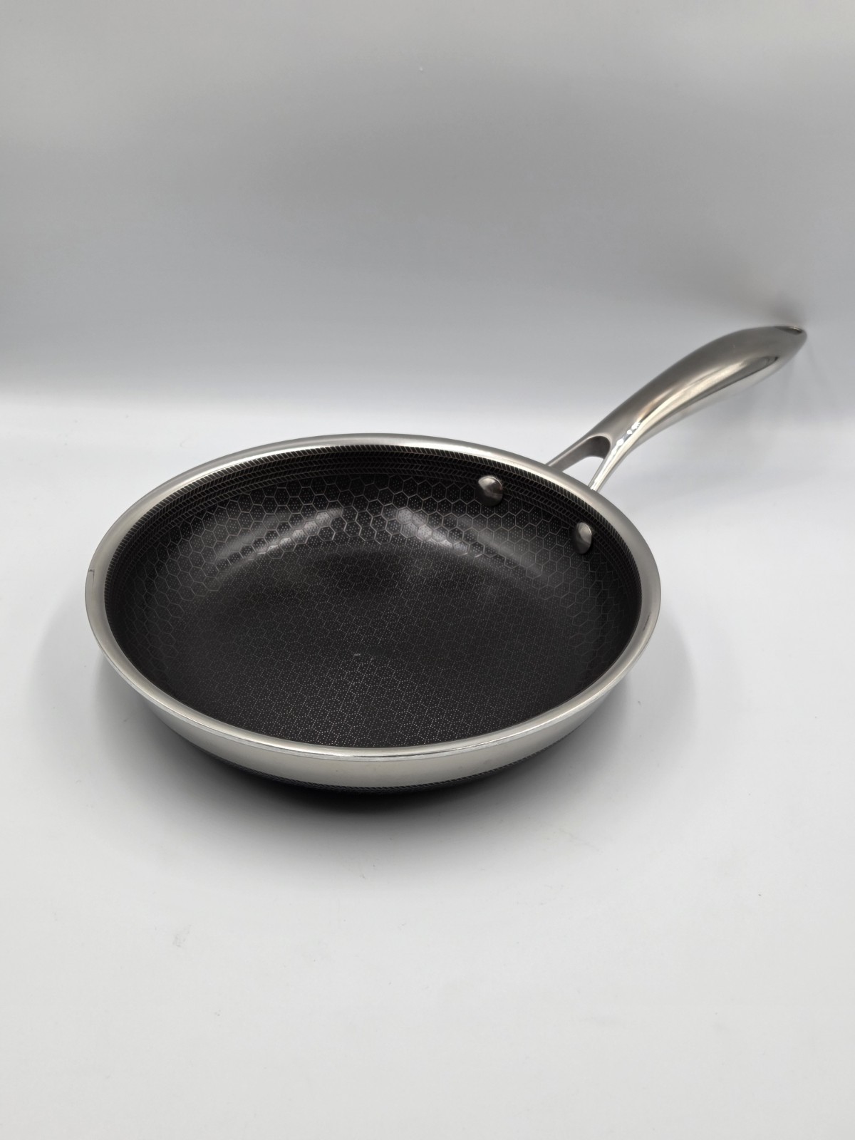 HexClad 8" Round Hybrid Stainless Steel Frying Pan Skillet Nonstick No Lid
