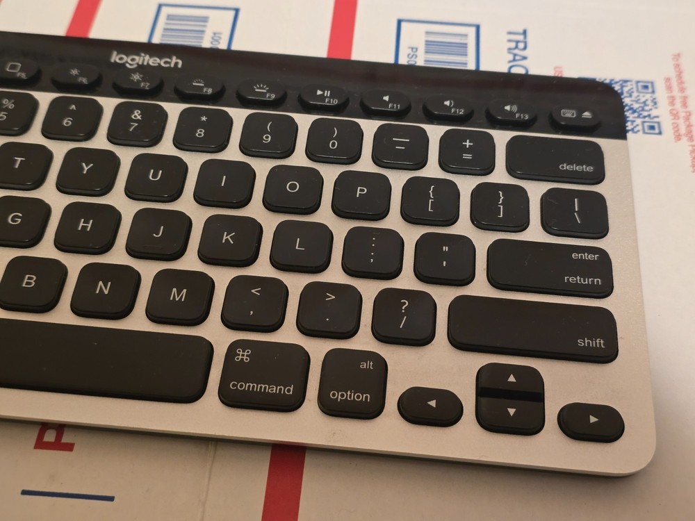 Logitech Easy Switch K811 Illuminated Bluetooth Wireless Keyboard Tested Working