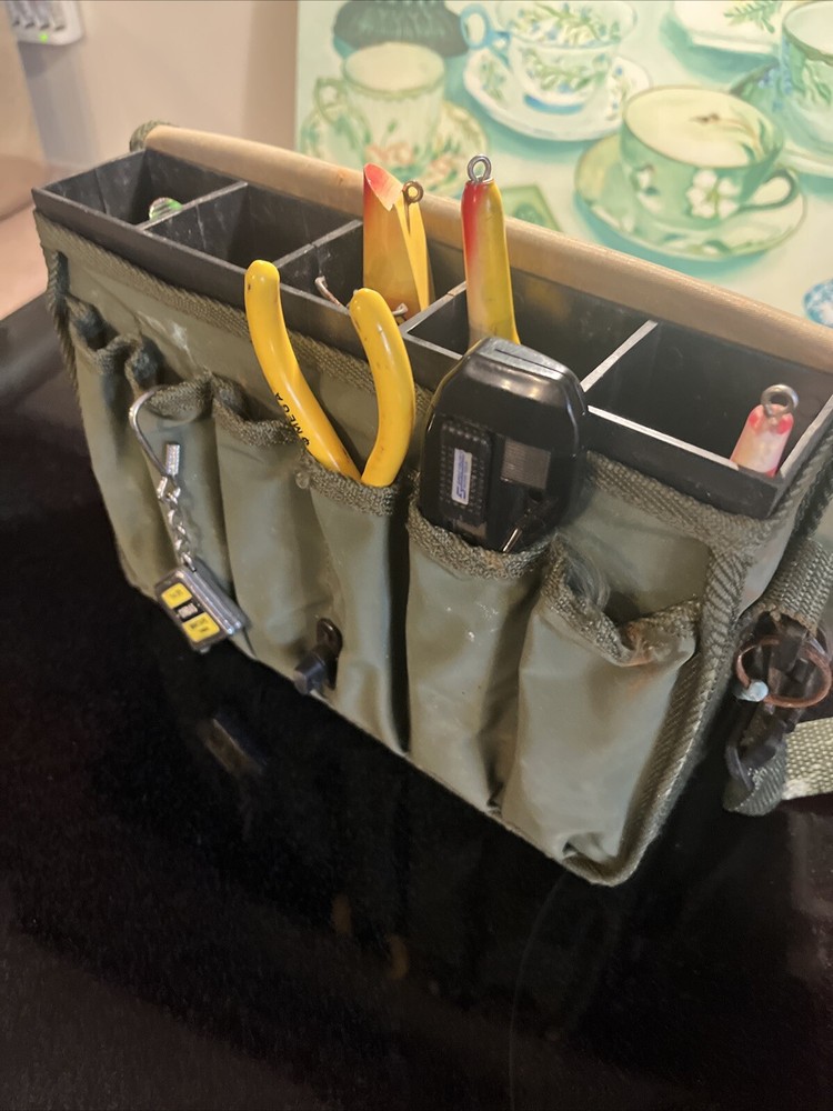 FISHING BELT LURE CASE