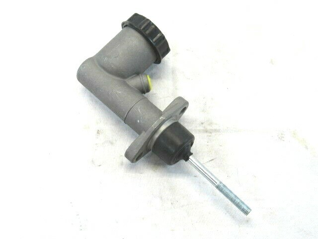 7/8" Hydraulic Clutch Master Cylinder Raw B10046