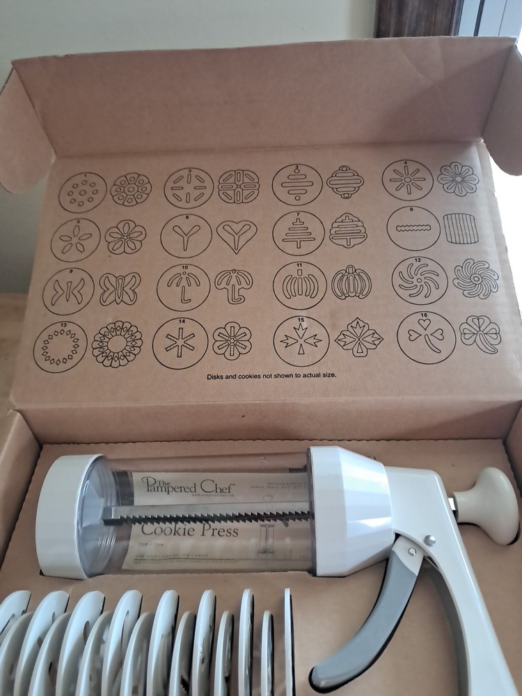 Pampered Chef 1525 Chef Cookie Press - New Open Box