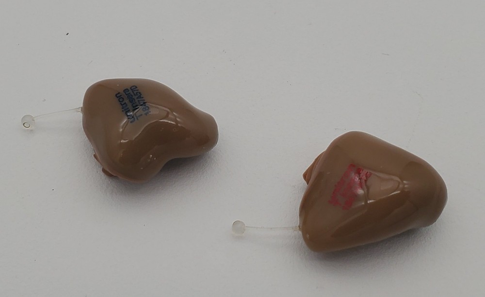 Unitron Hearing Aid ITE In The Ear Pair- Untested