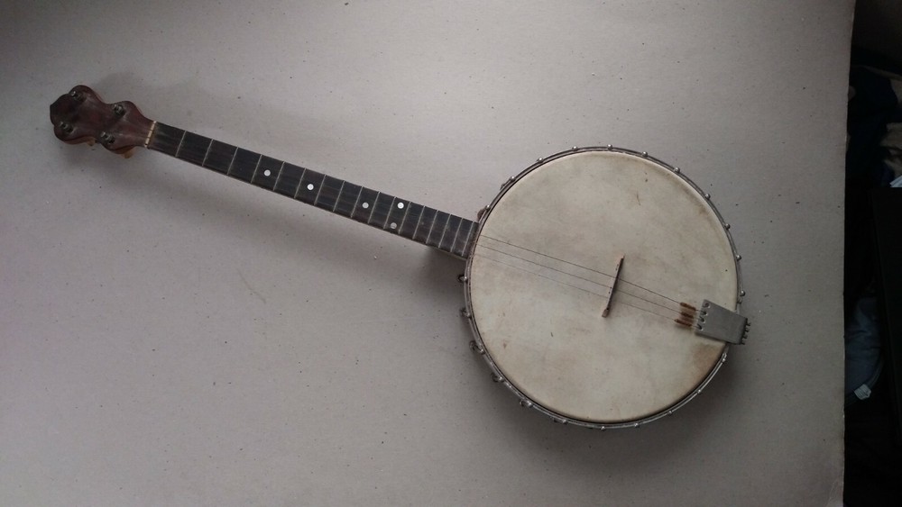 A Lyon & Healy Kerschner Unique Washburn 4-string banjo