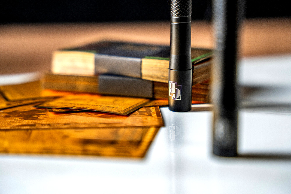 OFFICIAL GOLDBACK 24K GOLD NOTE UV PENLIGHT AUTHENTICATOR