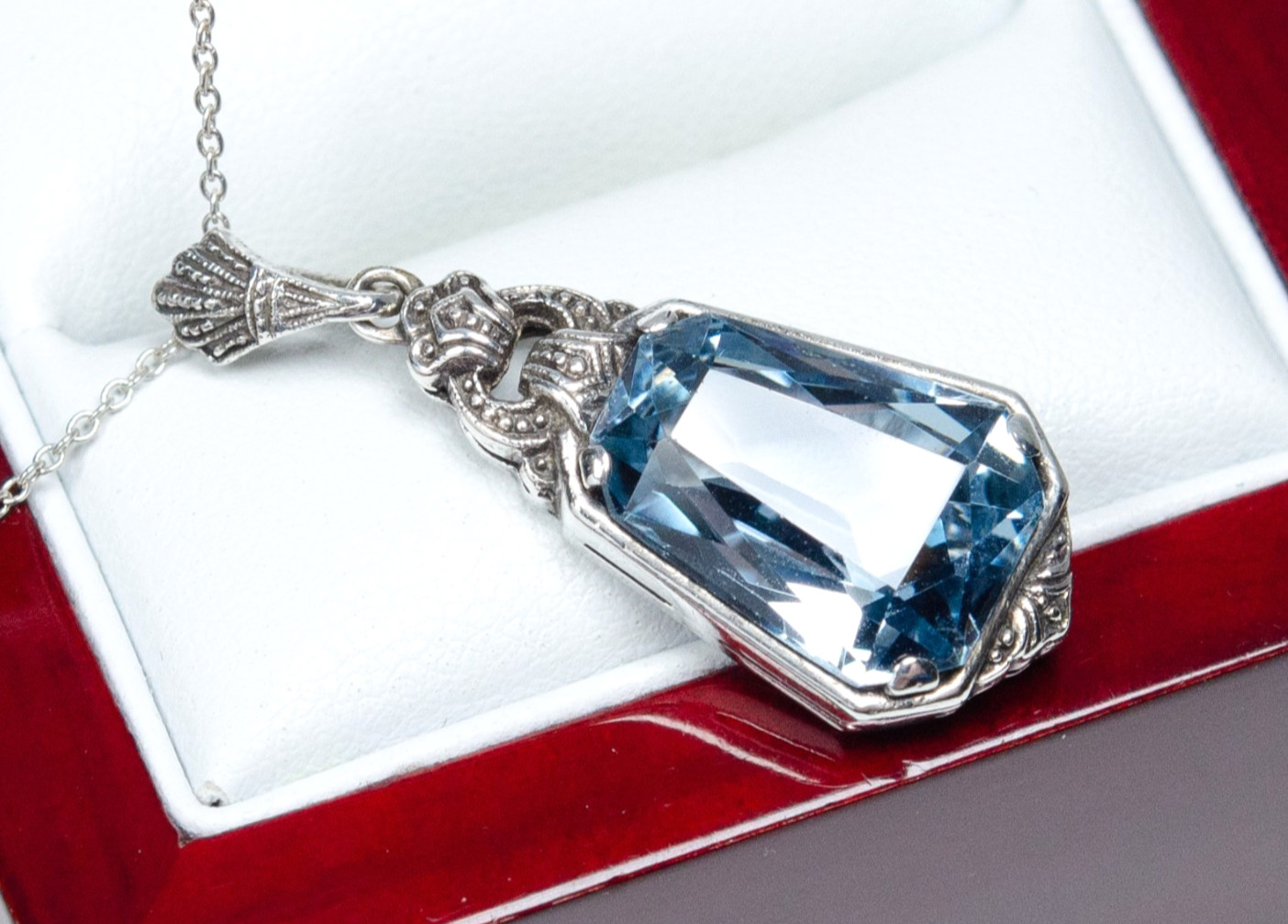 Silver - Antique Art Deco Pendant - Blue Spinel