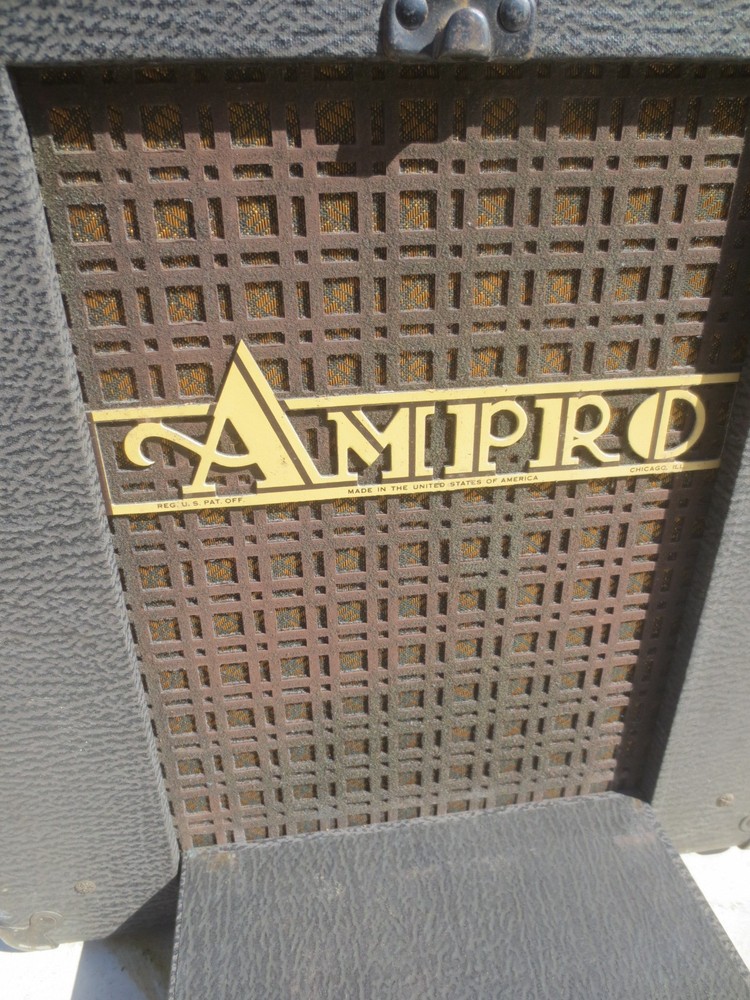 AMPRO Speaker Model 18030 / Vintage NICE!