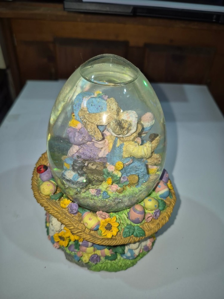 Peter Cottontail Spring Water Globe Glitter Musical Wind Up Easter Egg OT1