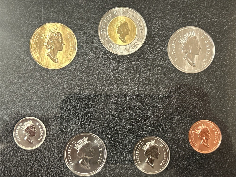 NobleSpirit ) 2000 Canada Specimen Set w/Box & Paper