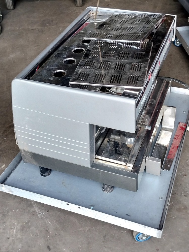 Nuova Simonelli MAC Cup V Espresso Coffee Cafe Machine - Scratch N Dent