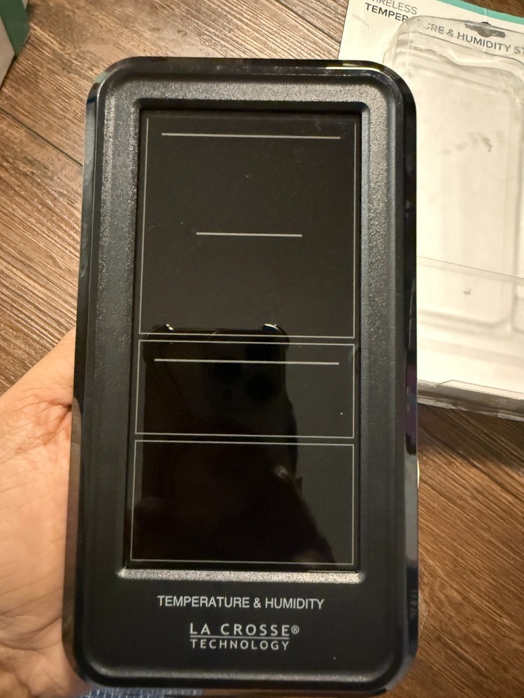 La Crosse Technology WIRELESS TEMPERATURE & HUMIDITY STATION