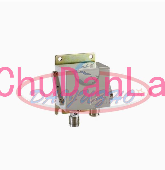 1PCS NEW Danfoss 084G2114 Pressure Transmitter Sensor