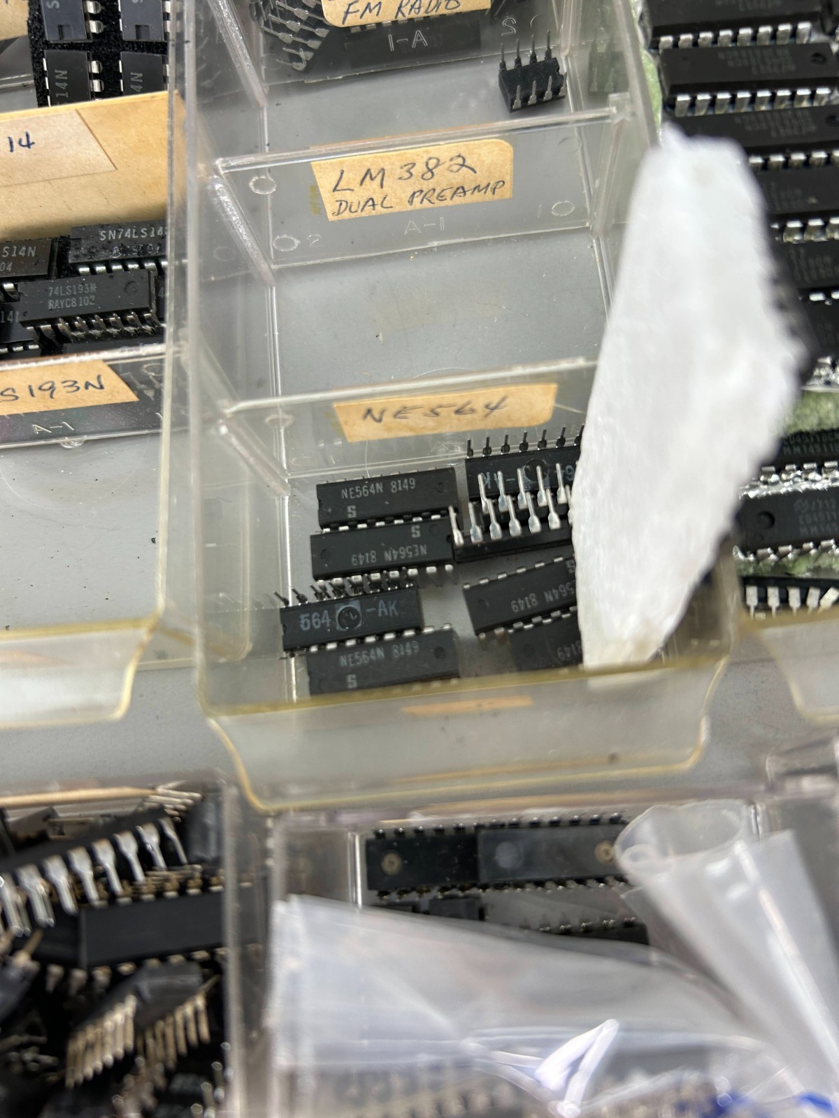 Vintage Integrated Circuits IC Lot Electronics Radio Repair New Old Stock