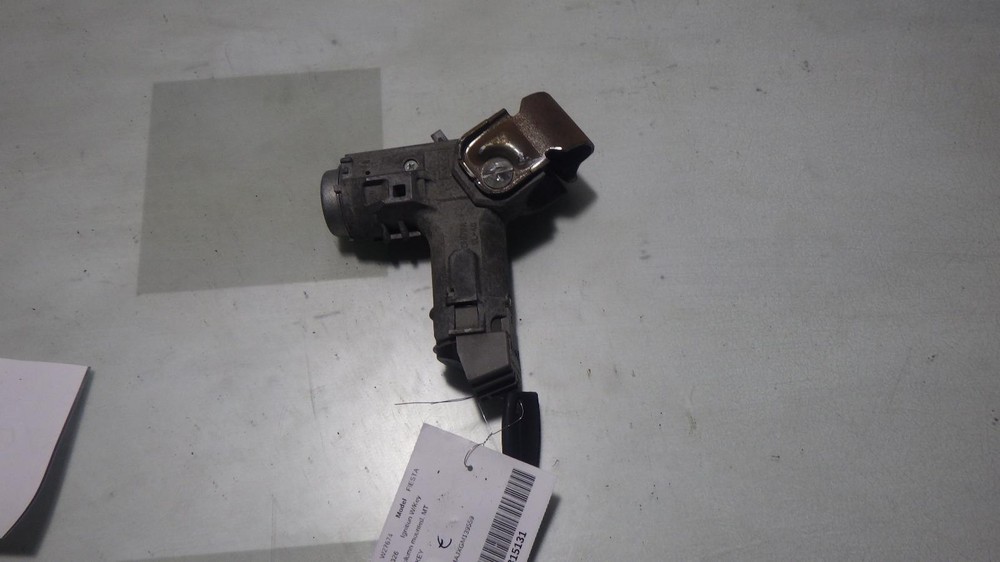 16 FORD FIESTA Ignition W/Key