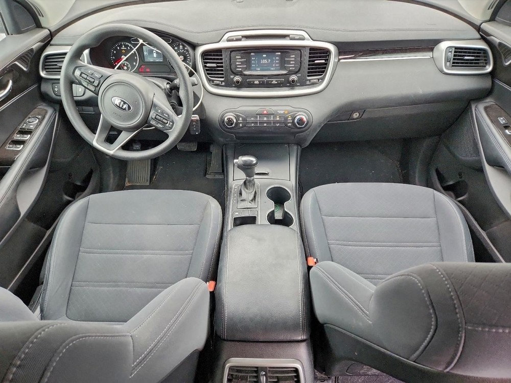 SORENTO 2017 Glove Box 4936633