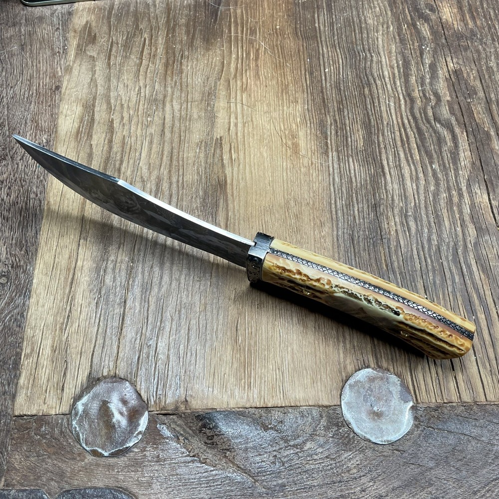 Painted Wolf Knife In Tin Box