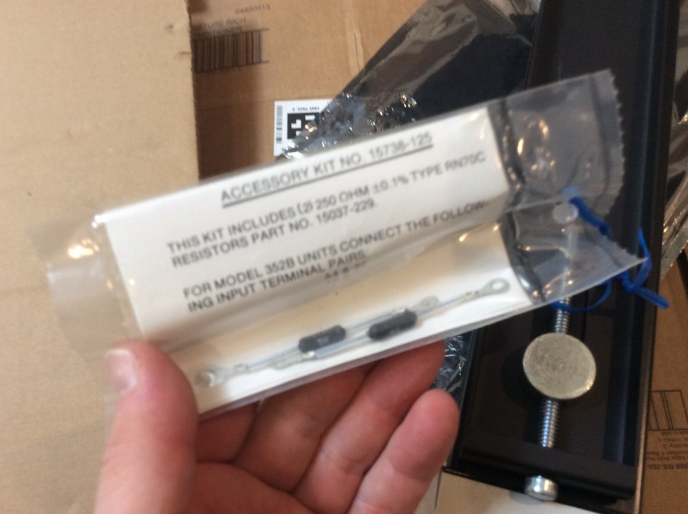 Moore 15738-120 Digital Single Loop Controller