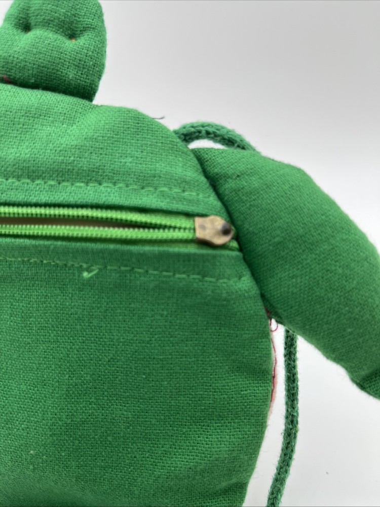 Aria Small Cute Turtle Purse- Zipper is broken