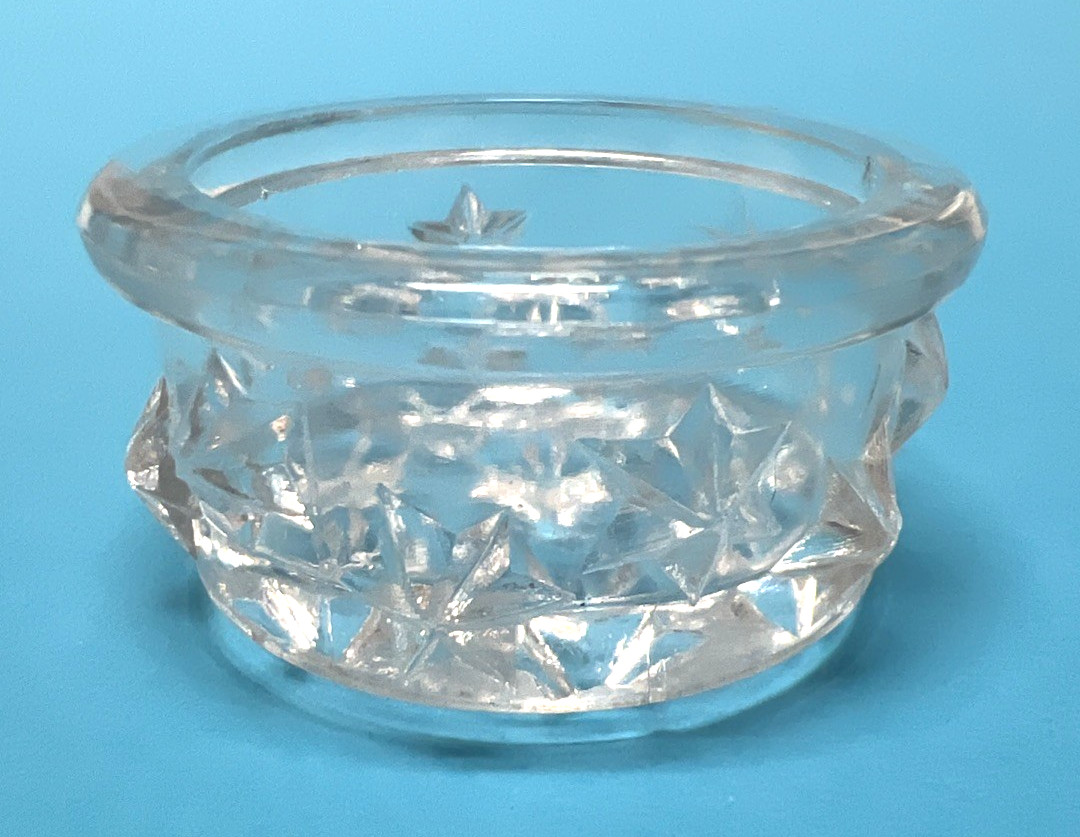 Amazing Raised Star Clear Glass Open Salt Dip 1 7/8 x 7/8 inch Flake