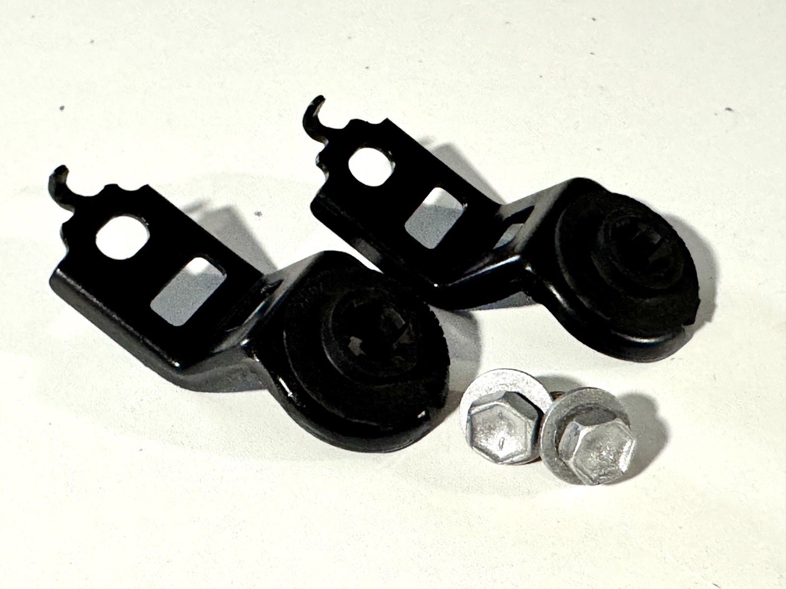 03-08 Toyota Corolla Radiator Top Mount Bracket Set Pair Black Brackets OEM