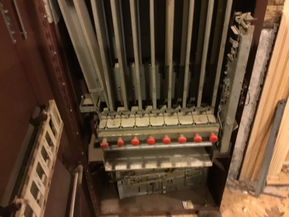Antique cigarette machine