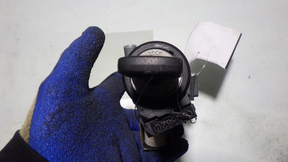 05 MAZDA 3 Ignition W/Key