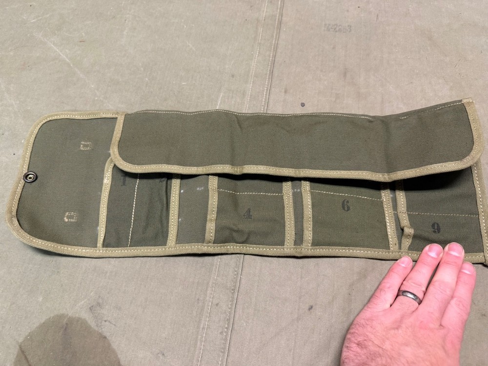 ORIGINAL WWII US M13 BROWNING 1919 SPARE TOOLS CARRY POUCH-TRANSITIONAL, 1944