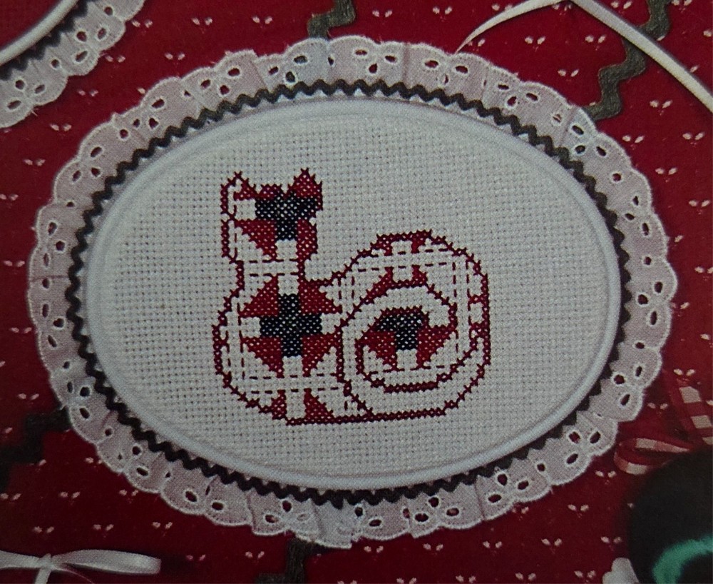 HOLIDAY PATCHWORK and Plaid Cross Stitch PATTERN Leaflet