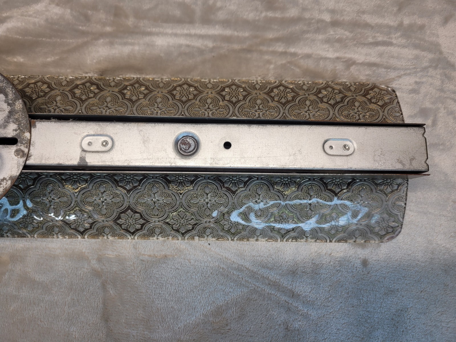 Vtg Bathroom Vanity U Bar 4-Light Fixture Glass Gold Overlay Quatrefoil Curved