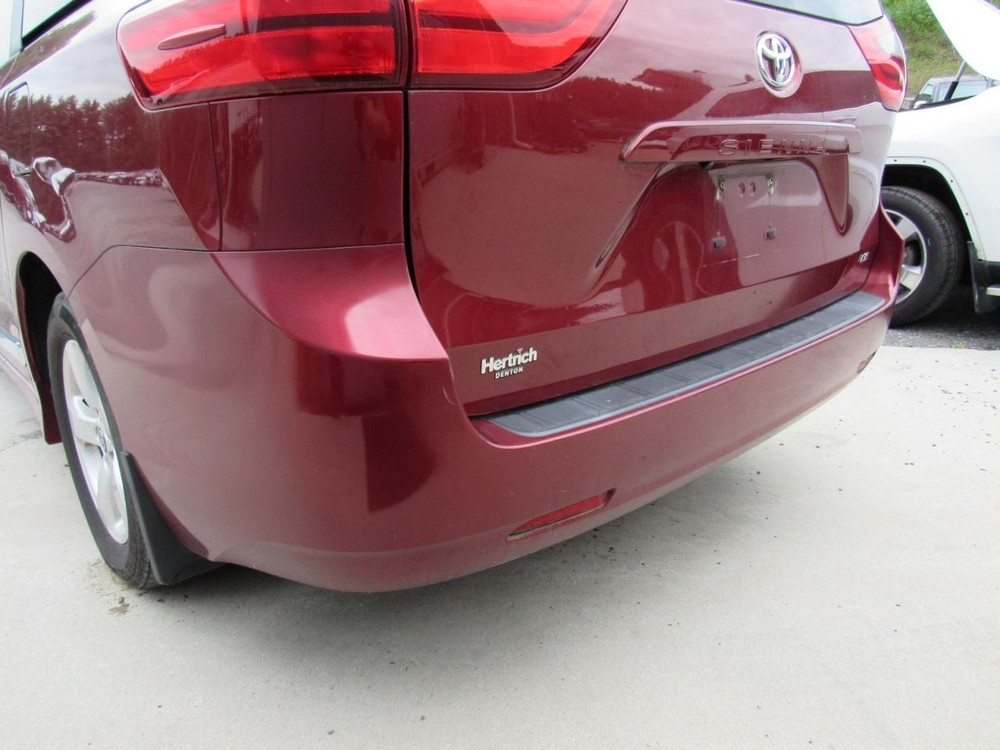 SIENNA 2018 Glove Box 1064389