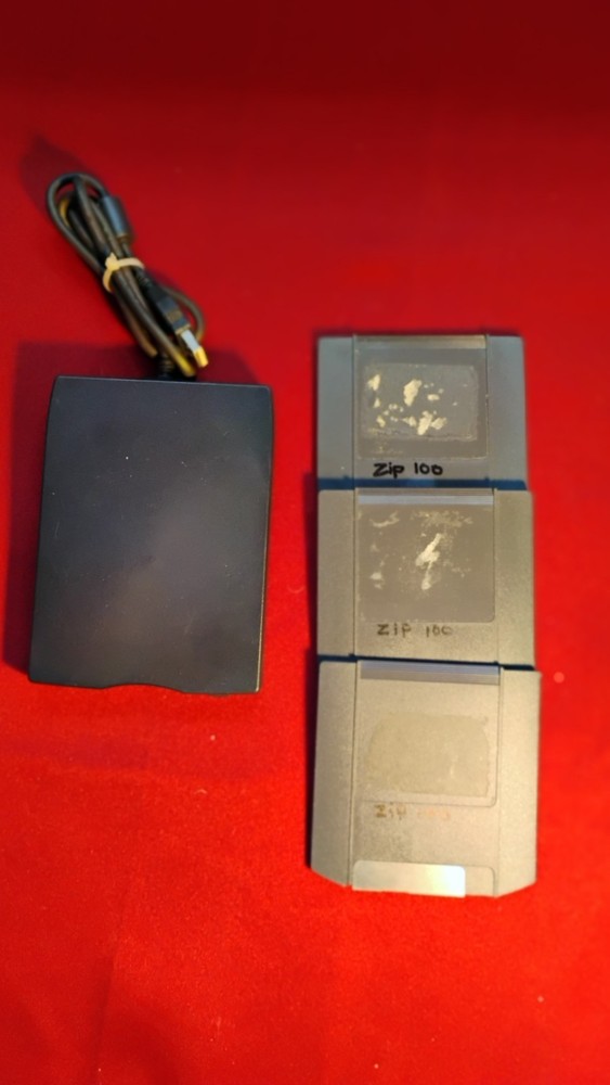 Dell N533 USB Powered External Drive & 3 Floppy Discs