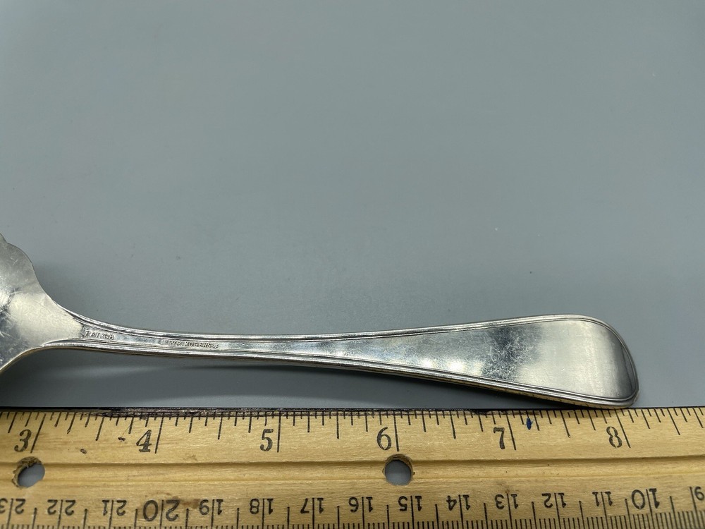 Antique WM Rogers Medium Solid Cold Meat Serving Fork Garrick Silverplate 1908